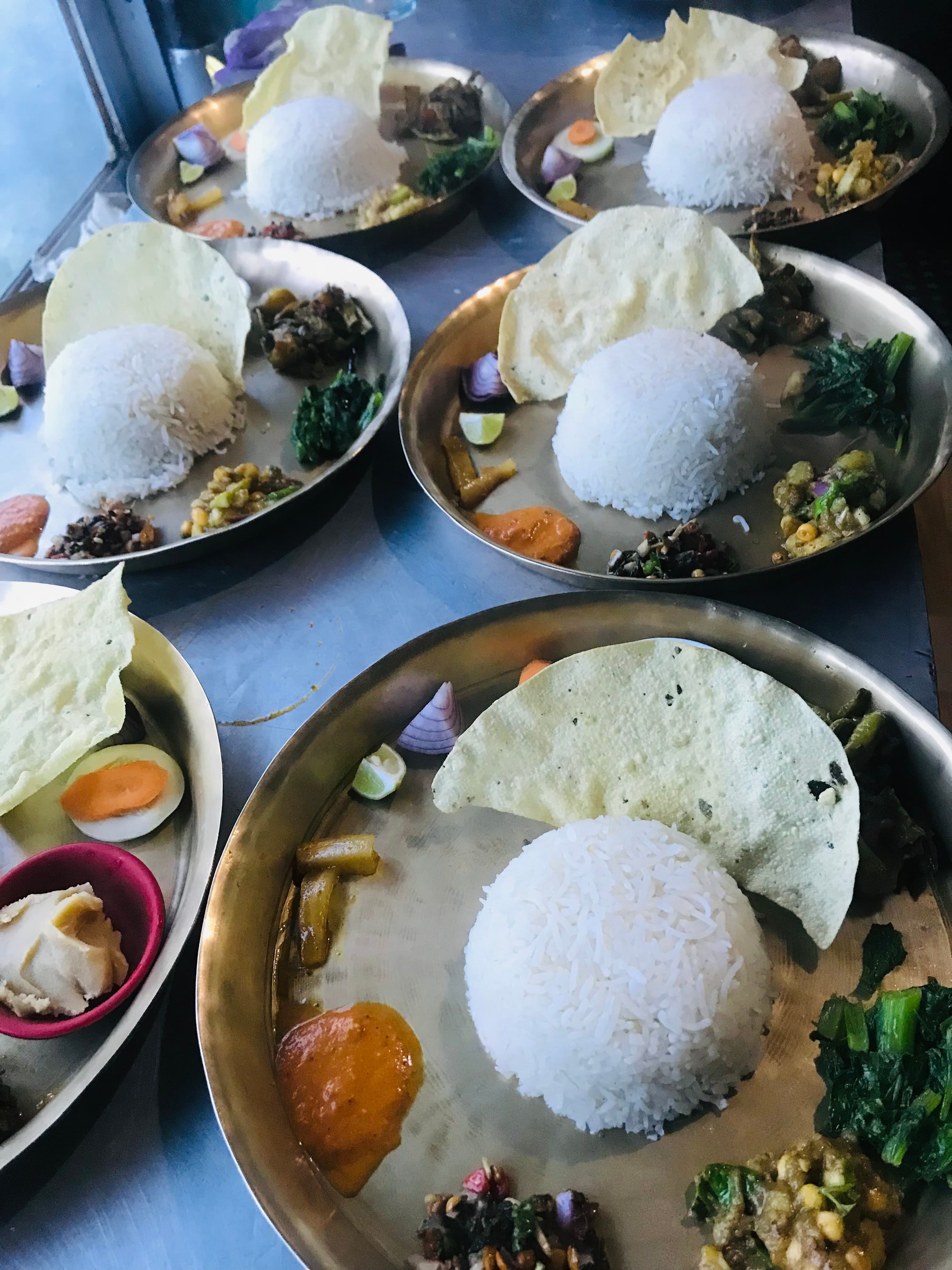 Khana set at Paul's Hotel Bhedetar